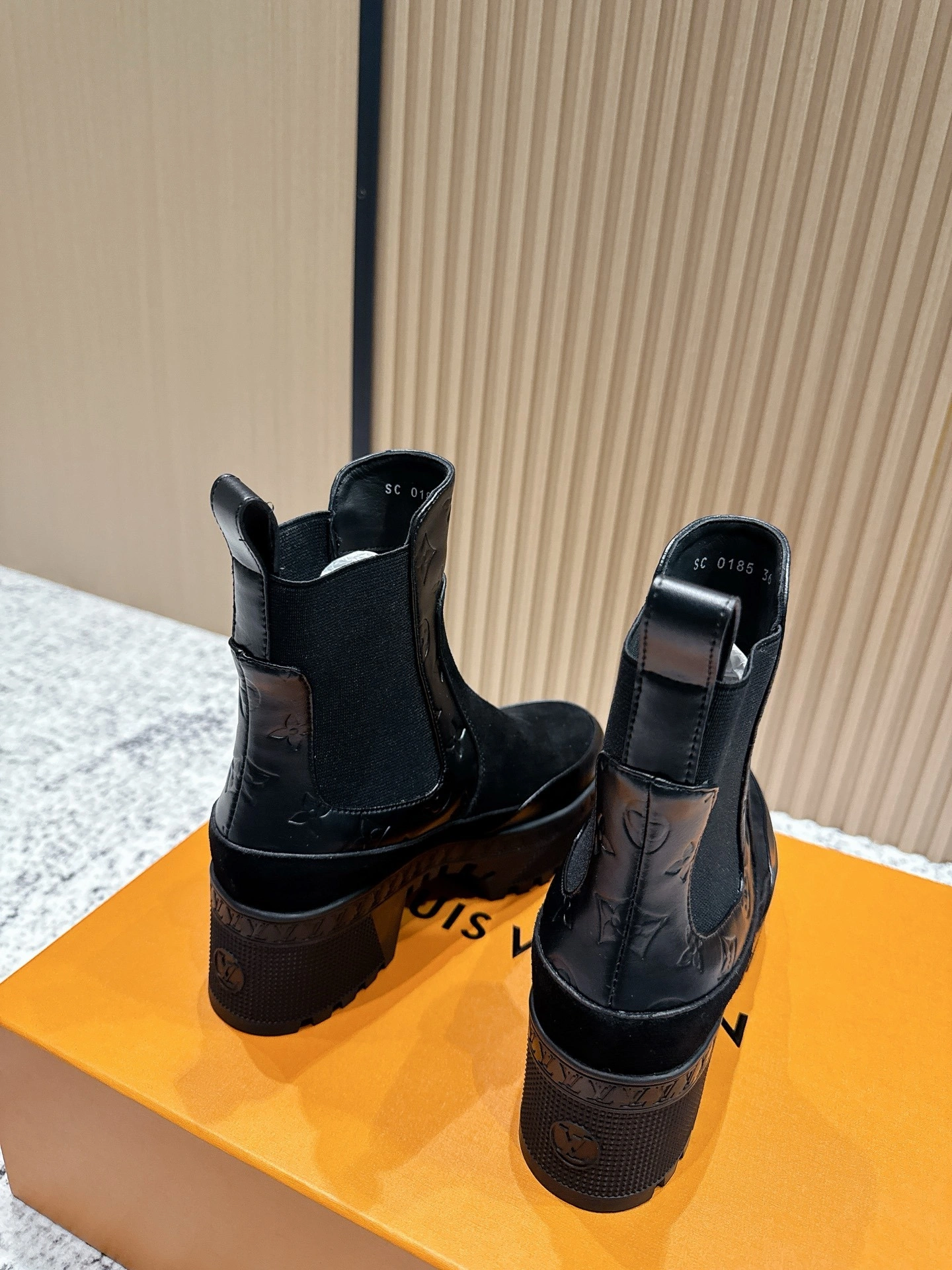 COCO-- 8V 1AC7W0 cowhide Heel height ：7cm Waterproof：3.5cm item:E-X362J2922